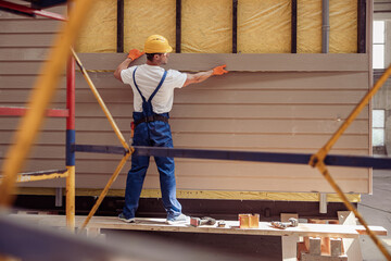 Choosing The Right Siding Repair Contractors